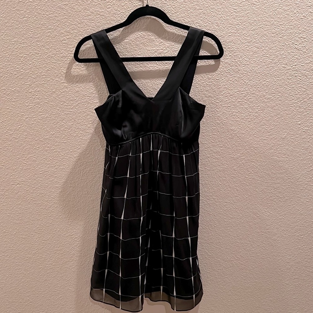 Express dress black & white. Size small